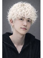 ヘアールーム アート(hair room a to by NYNY)&nbsp;無造作スパイラル×ホワイトブロンド