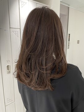 ベルス(bellus) ロングレイヤー×グレージュ 20代30代40代50代