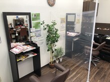 オシャレな白髪染め専門店キレイ 津田沼店の雰囲気（【コロナ対策実施中】通常セット面　３席を現在は２席）