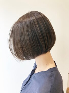 アテナ 六本松店(ATENA) 細めハイライト/前髪長めのショートボブ