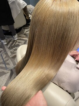 東京美髪研究所 恵比寿本店 トリプルミネコラトリートメント+ハリウッドトリートメント