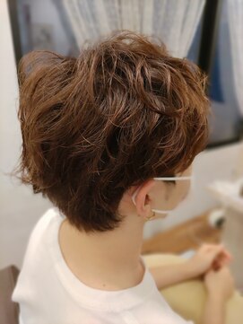 アンプレヴーアジュテ(Impre'vu ajoute) クセ毛風ウェーブ