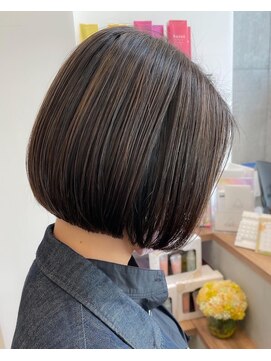 ピークス(PEAKS) 大人ボブミニボブ前下がりボブ切りっぱなしハイライト恵比寿