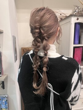 ヘアーデザイン シュシュ(hair design Chou Chou by Yone) おとな可愛いツインアレンジ♪