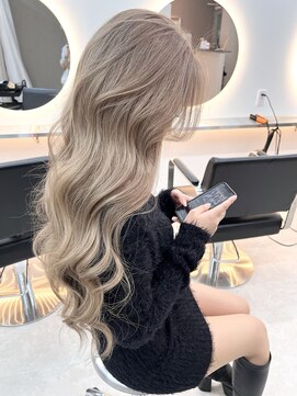 ベア(Bear) ホワイトブリーチ/ホワイトブロンド/