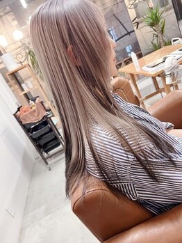 ルイス(Luis)の写真/カラーディレクターがあなただけの似合わせカラーが叶える♪透明感と柔らかな質感で上品なデザインカラー☆