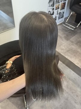 シー(SEA) 透明感sheer greige♪