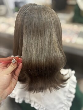 ラビス 浦和(Lovis) 黒髪カタログ/ボブルフ/ネビージュ/ワンレン/スペインカール