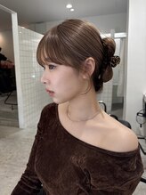 シイ(SIE) 顔まわりカットとナチュラルブラウン