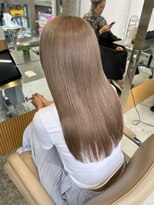 ヘーゼルベージュマロンベージュオリーブ顔まわりレイヤーカット