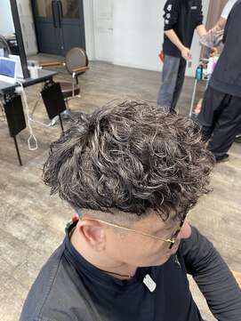 シェノン オム 梅田(CHAINON HOMME) バロックパーマ