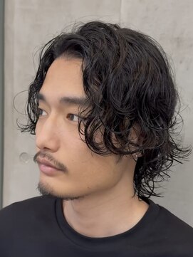 オルト(Altn) 大人の波巻きスパイラルパーマミディアムロングメンズカットヘア