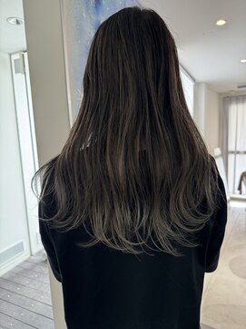 ヨルプラスディ(yoru+D) ハイライト×裾カラー