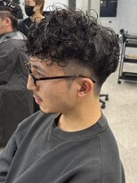 リオールバイニアウ(RE:ALL by Niau)&nbsp;MEN’S HAIR/サーフカール/刈り上げセンターパート/新田