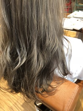 エース (ACE) ACE LA ミディボブ×スモーキーマットアッシュ