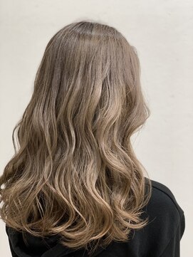 ニフティ(NIFTY) ペールベージュカラー/ダブルカラー/熊本/上通