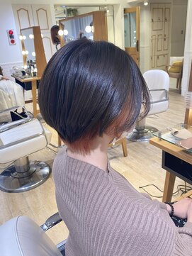 ネオリーブ チロル 横浜西口店(Neolive CiroL.) ショートボブ インナーカラー ペールピンク 横浜