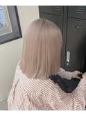ピンクベージュ