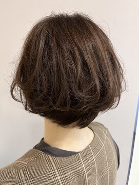 エレファントノーズ ミディアムショートボブ
