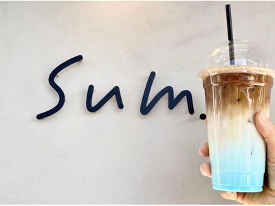 待ち時間にcafe sum.のドリンクを購入して頂き飲めます♪