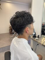 イーナ(iina) ショートバング メンズパーマ