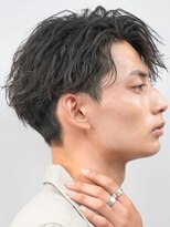 七三センターパートウルフマッシュツイストスパイラルパーマ黒髪
