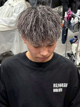 イーラ(era) ツイストスパイラルパーマ/メンズ/刈り上げ/眉毛/ツイスト