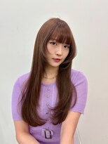 ヒュー 広島(HEW)&nbsp;ぱっつんワイド前髪くびれフェイスレイヤーロングへア20代30代