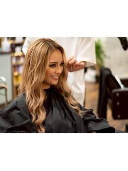 エクステ専門店！取り扱いシールエクステは毛質3クラス◎最高級毛質のエクステを超お手頃価格でご提供♪