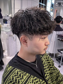 men's salon Gaudi 西宮北口店【メンズサロン ガウディ】【4月3日OPEN(予定)】 波巻きツイストスパイラルパーマ×刈り上げツーブロックマッシュ