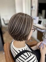カラーサロンビスカリア 相模原エリア 淵野辺駅店(Color salon Biscaria)&nbsp;白髪ぼかしハイライトショート[淵野辺/淵野辺駅]
