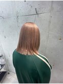 ピンクハッシュカットくびれショートヨシンモリ