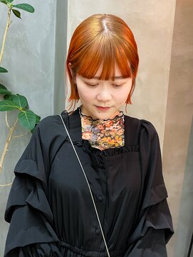 テトヘアー(teto hair) 切りっぱなしボブ オレンジカラー ルーツカラー 派手髪
