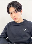 毛流れセンターパート無造作ツーブロック刈り上げ