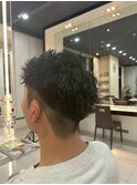 バチイケツイストパーマ