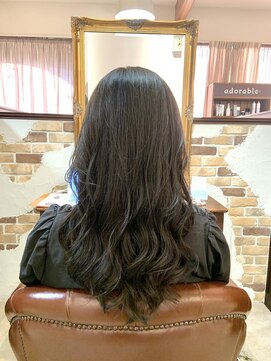 アドラーブル 女池店(adorable) 【大人可愛い】【オリーブベージュ】【ゆるふわ】【20代30代】