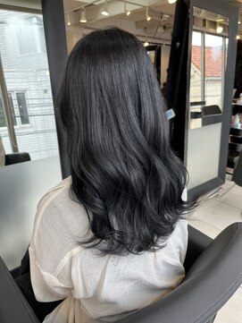 アクアオモテサンドウ(ACQUA omotesando) △ブリーチなし韓国風ブルーブラック黒髪ロング髪質改善