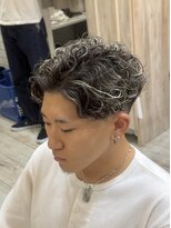 グルーマーズトウキョウ(GROOMER/S TOKYO)&nbsp;ラルフカール　ハイライト　海外ヘア　メンズパーマ　フェード