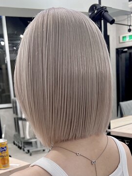 ロウル 渋谷(LOWRL) ペールグレージュ/ブリーチ