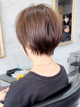 アイドットプラスサッポロ 札幌(i.+SAPPORO) 小顔に見える似合わせカットショートメルティカラー白髪ぼかし