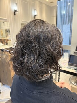 ネオリーブギンザ 銀座店(Neolive GINZA) トップからボリュームがあるくるくるパーマヘア　(銀座)