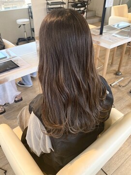 アッシュベージュ/大機まなの