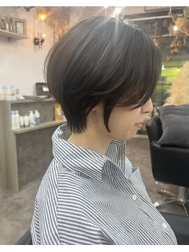 ゲイン(Gain) ショートカット白髪ぼかしダブルカラーハイライトレイヤーカット