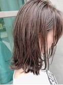透け感グレーアッシュ