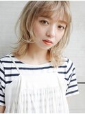 グレーベージュ前髪パーマレイヤーロング黒髪ミディアム4