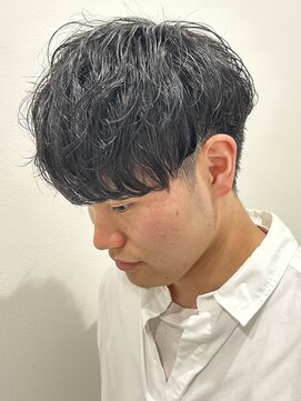 ヒュイル バイ ニアウ(Hwyl by Niau) メンズナチュラルマッシュパーマシャドウパーマニュアンスパーマ