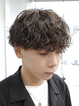 レタッチ バイ フィフス 天神大名(RETOUCH by fifth) 波巻きスパイラルパーマツイストパーマシャドウパーマメンズ眉毛