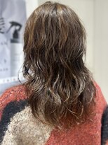 アピッシュ(apish 並木通り)&nbsp;ラフにくしゃっとウルフパーマ♪