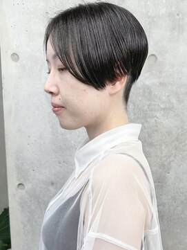 モリオ(morio) =刈り上げショート大人ショートクール前下がりショート30代40代