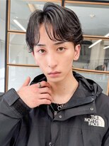 スタートウキョウ 渋谷(STAR TOKYO) 毛流れセンターパート無造作パーマツーブロック刈り上げ